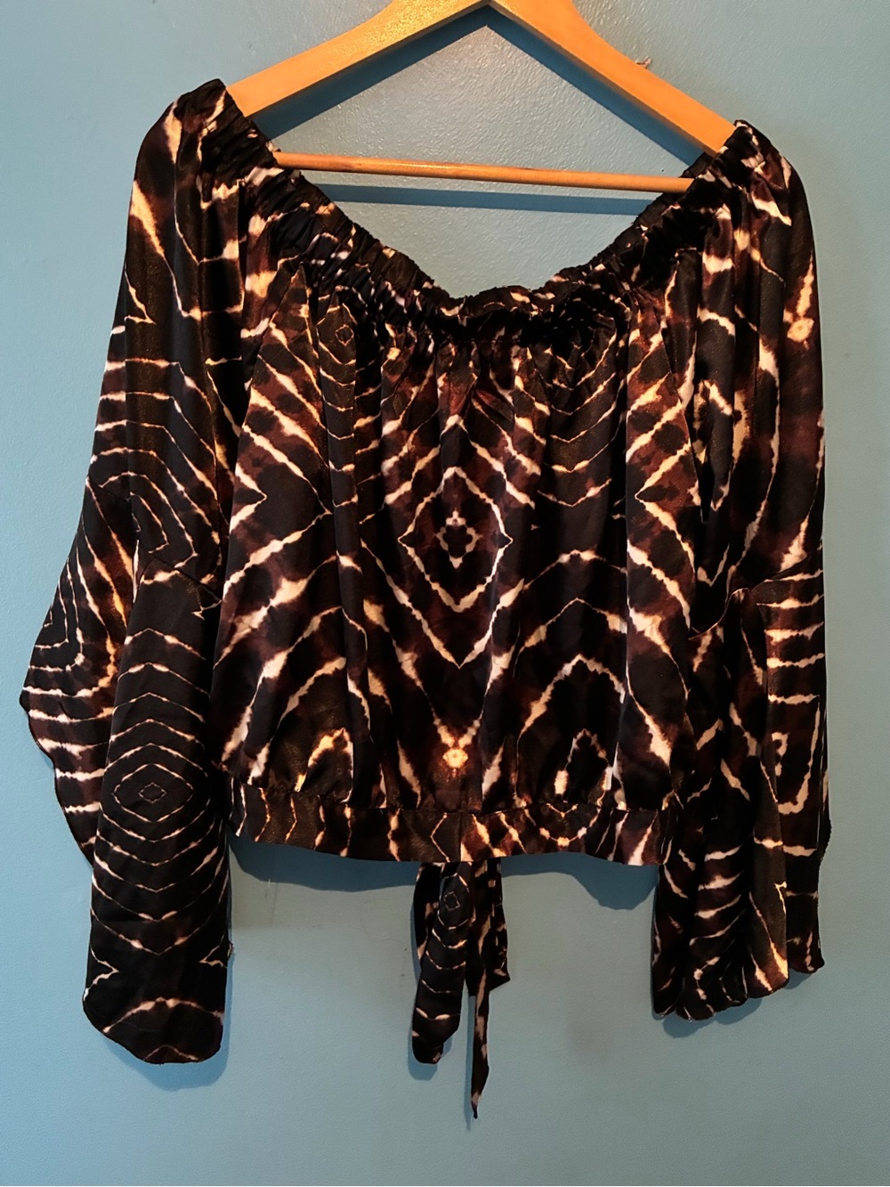 EARTHBOUND Black & Cream Tie-Dye Peasant Off-Shoulder Top
